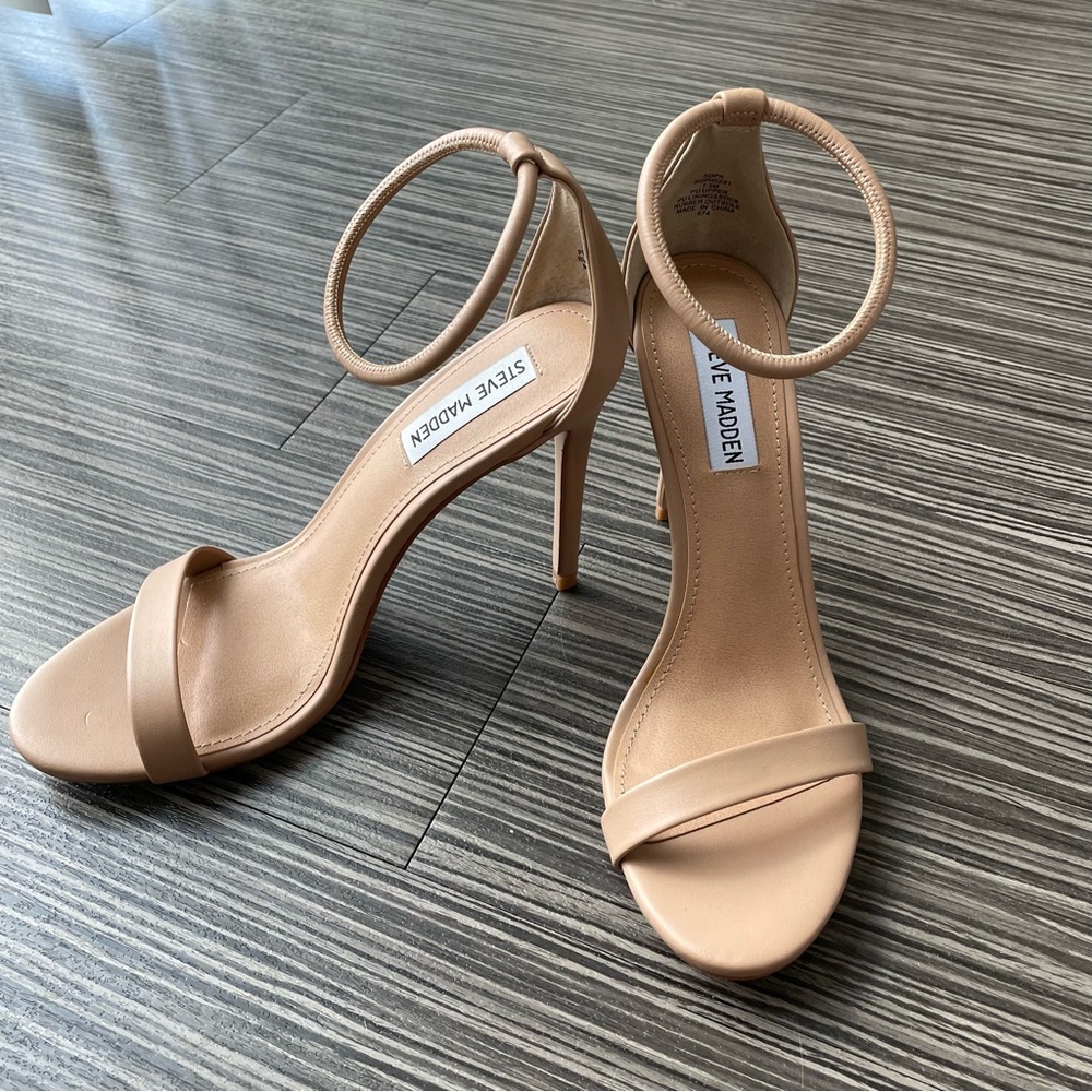 Nude/Tan Heels